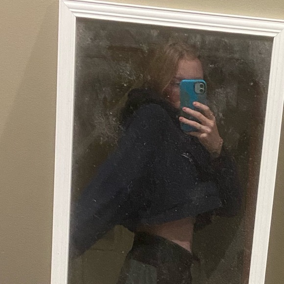 Never worn cropped Nike hoodie - Picture 7 of 7